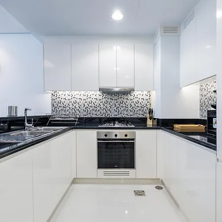 Ferienwohnung Aliving Luxe 2Br With Burj Khalifa View Infinity Pool Midtown-4704 Dubai Exterior foto